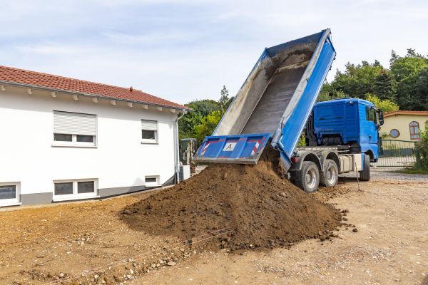 Garden Dirt Delivery in Federal Way